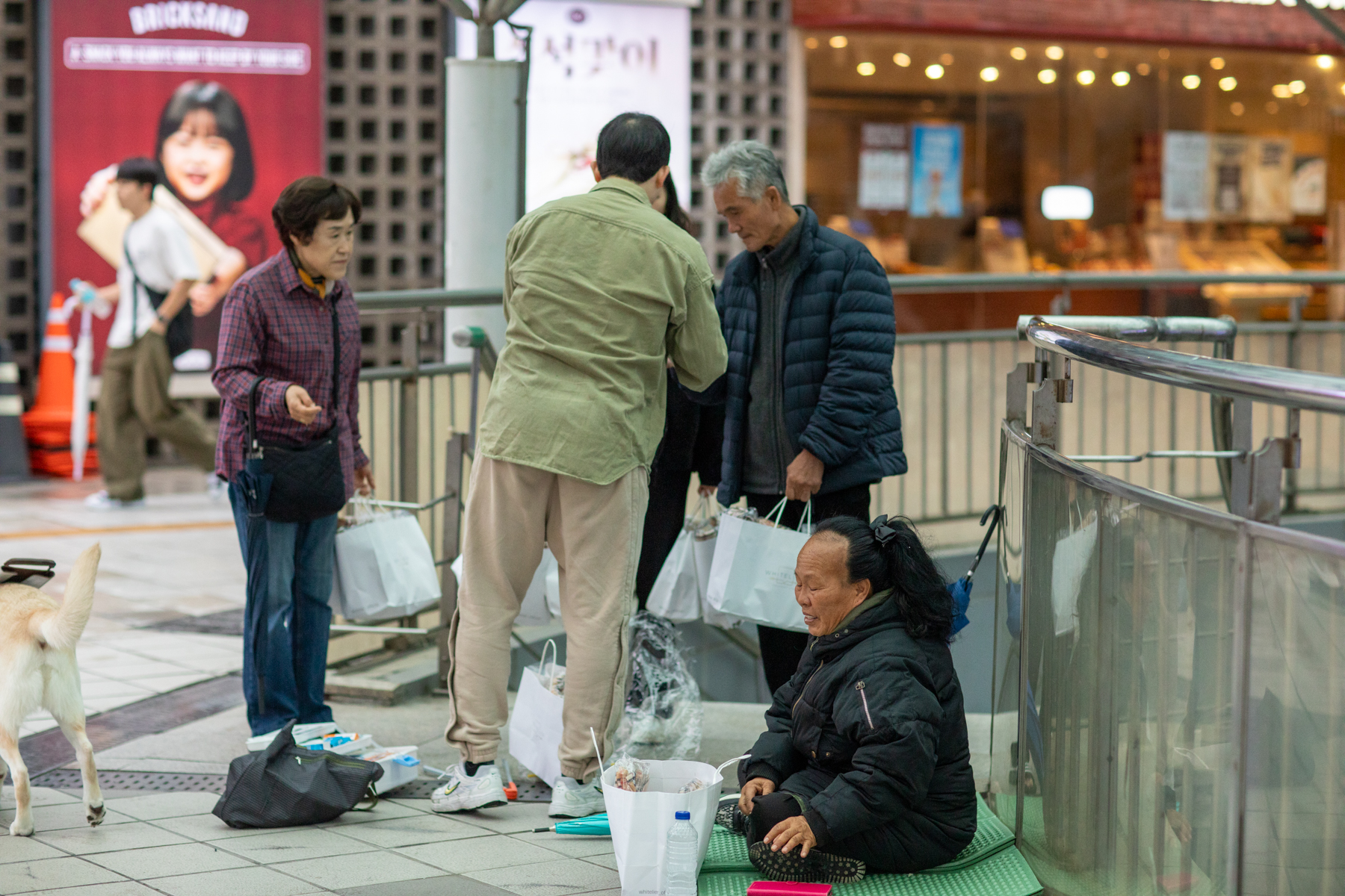 20251018-082842-mojinchan.jpg 20251018-082842-mojinchan.jpg