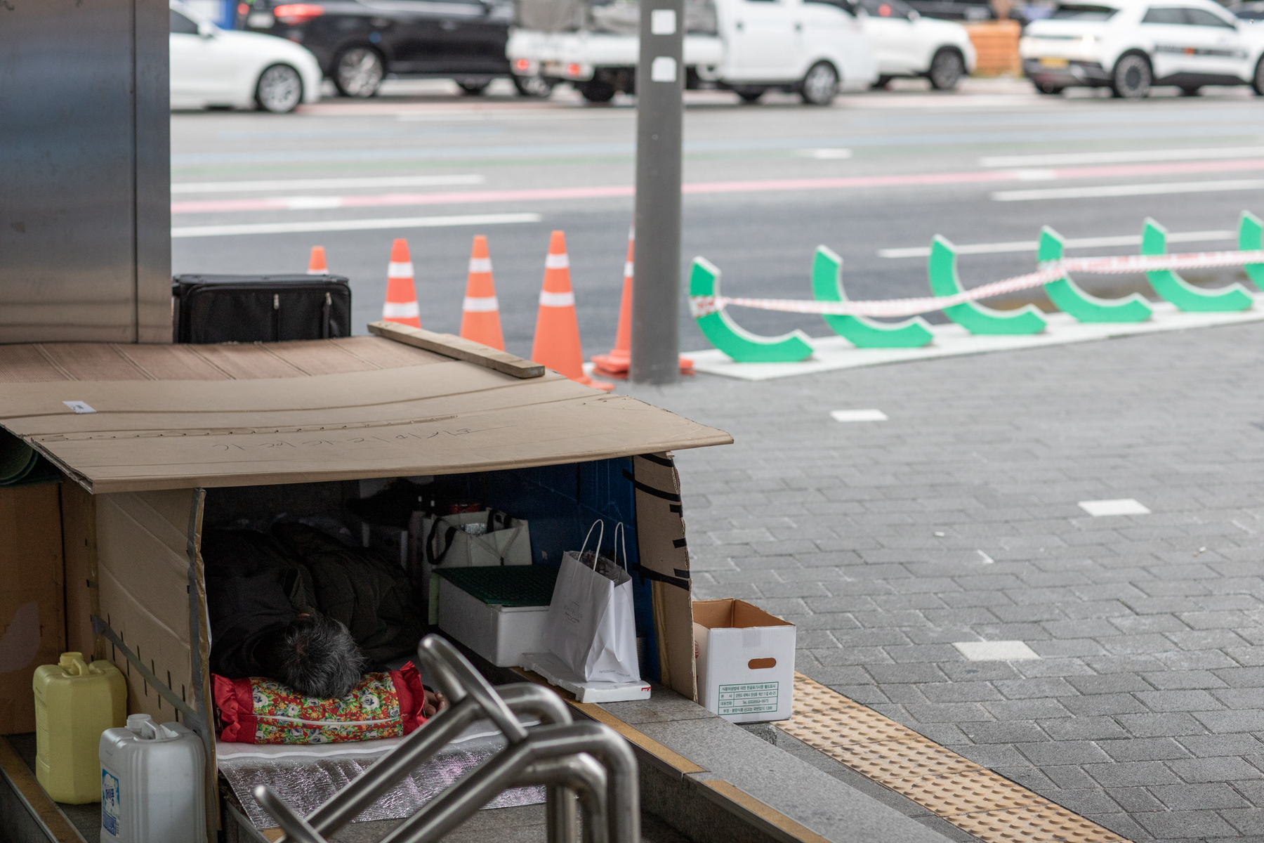 20251018-083706-mojinchan.jpg 20251018-083706-mojinchan.jpg