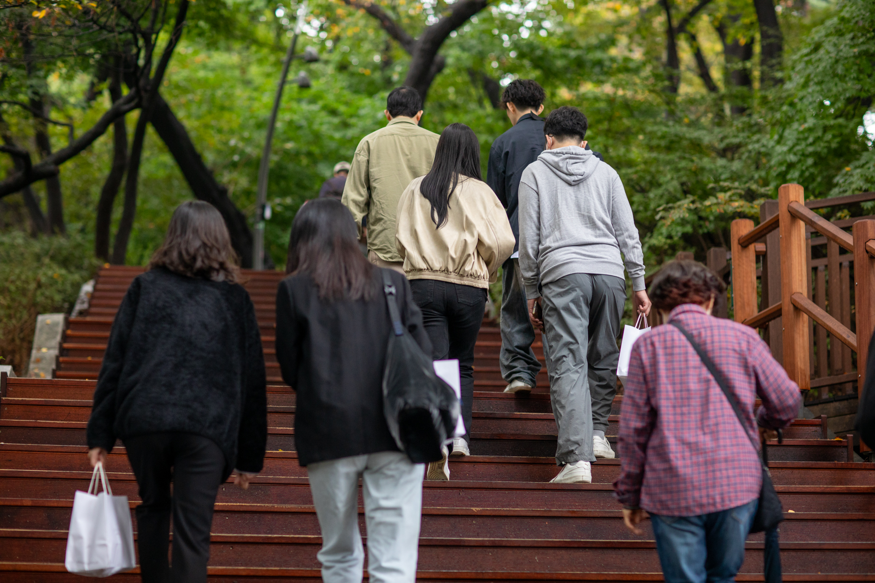 20251018-093314-mojinchan.jpg 20251018-093314-mojinchan.jpg