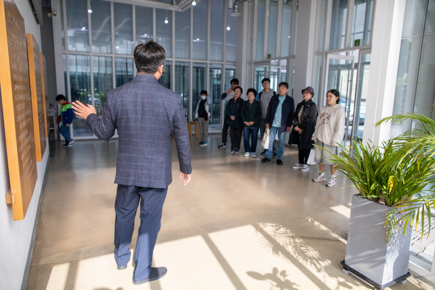 20251025-140718-mojinchan.jpg 20251025-140718-mojinchan.jpg