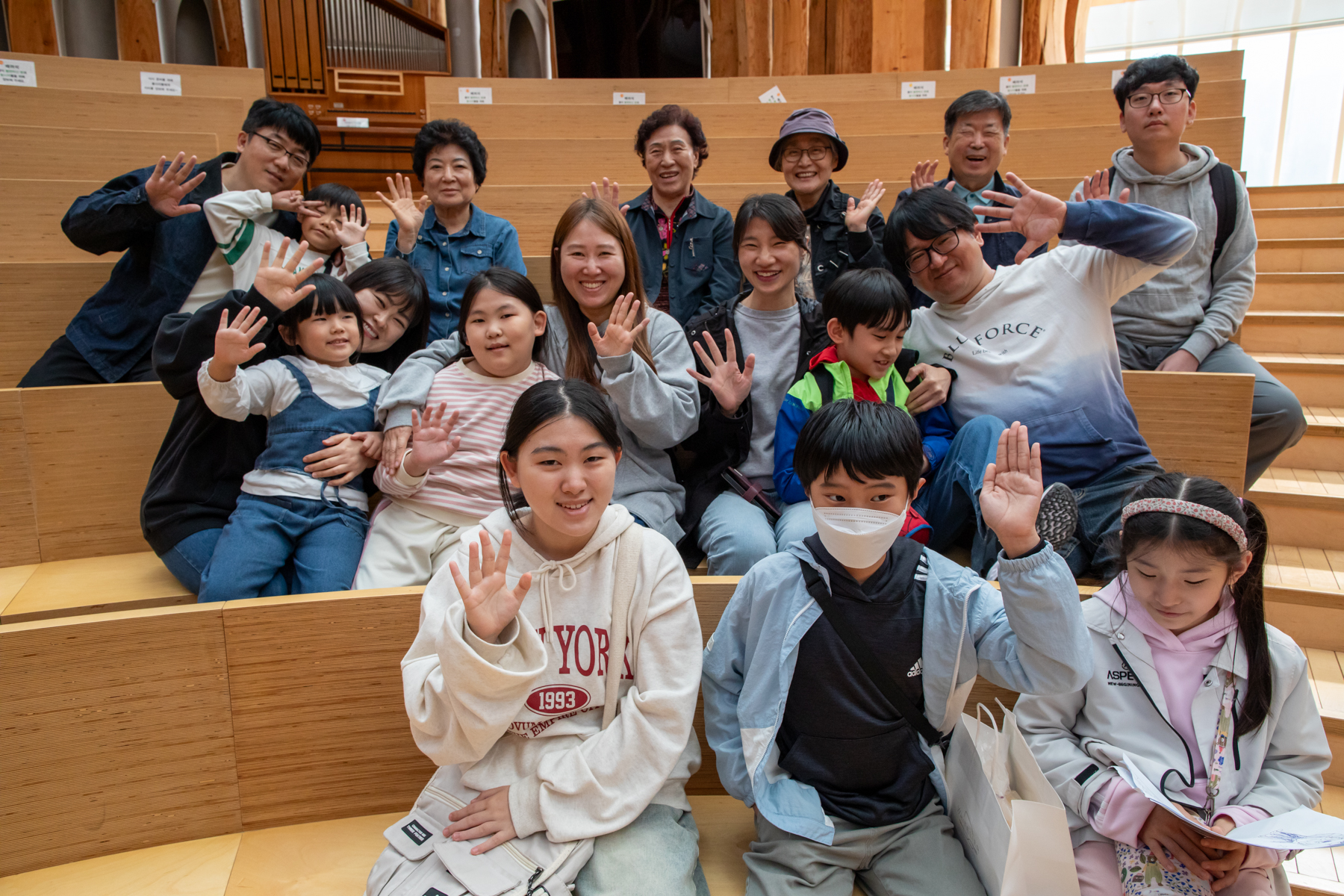 20251025-142502-mojinchan.jpg 20251025-142502-mojinchan.jpg