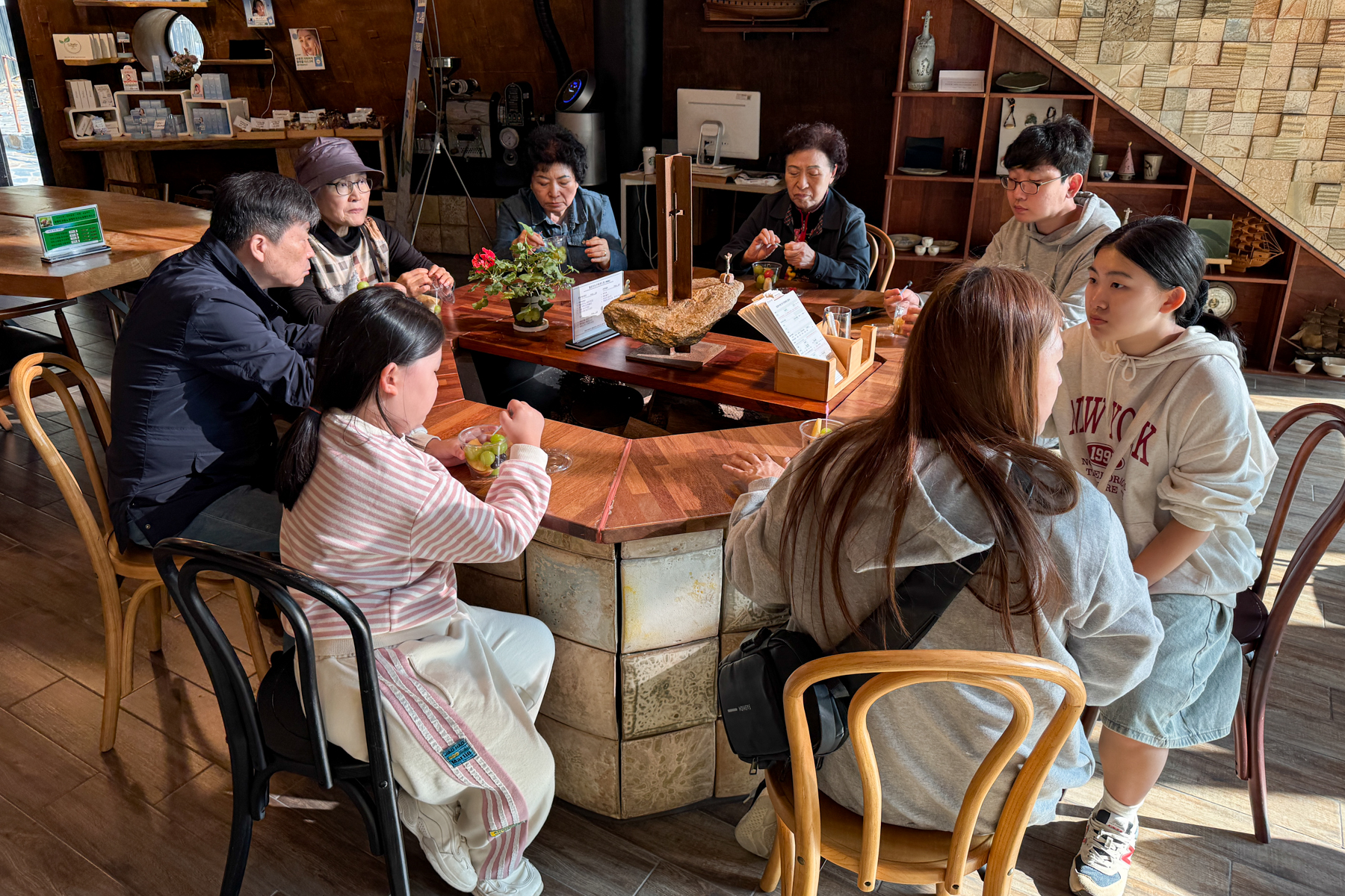 20251025-144551-mojinchan.jpg 20251025-144551-mojinchan.jpg