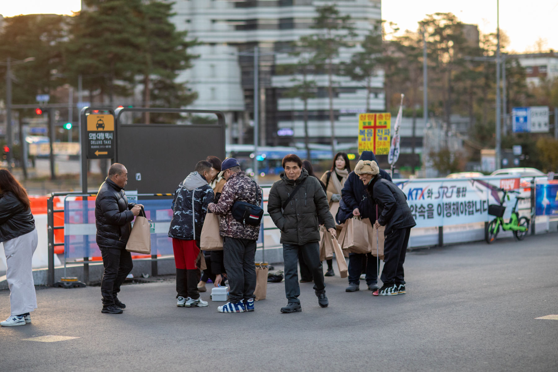 20251129-082239-mojinchan.jpg 20251129-082239-mojinchan.jpg